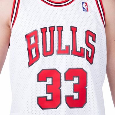 4. Mitchell & Ness Chicago Bulls NBA Home Swingman Jersey Bulls 97-98 Scottie Pippen M SMJYAC18054-CBUWHIT97SPI