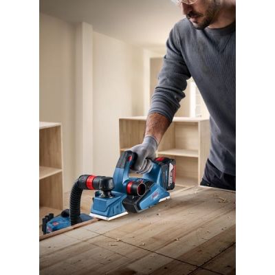 11. Bosch GHO 185-LI Black, Blue 14000 RPM
