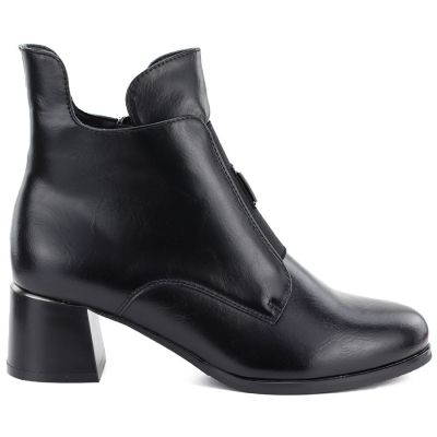 2. Women's insulated ankle boots with a block heel, black, Potocki SZ12868