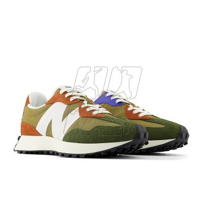 15. New Balance M MS327HC shoes