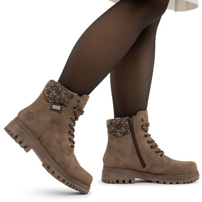 8. Women's comfortable brown trapper boots Rieker Y7621-25