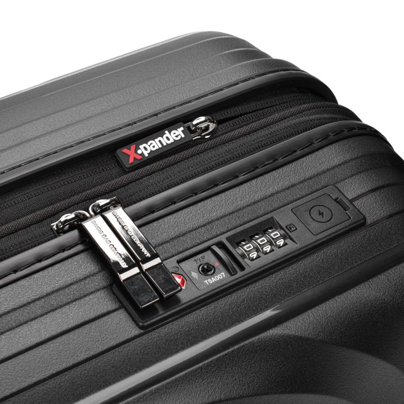 17. SwissBags Echo 16575 Cabin Suitcase
