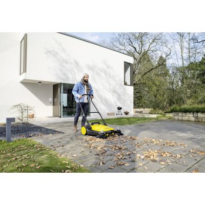 8. Kärcher S 6 Twin Electric Brush Black, Yellow