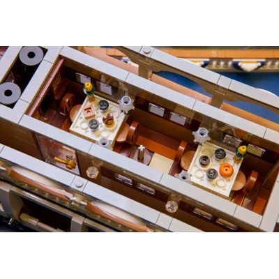 27. LEGO Ideas 21356 River Steamer