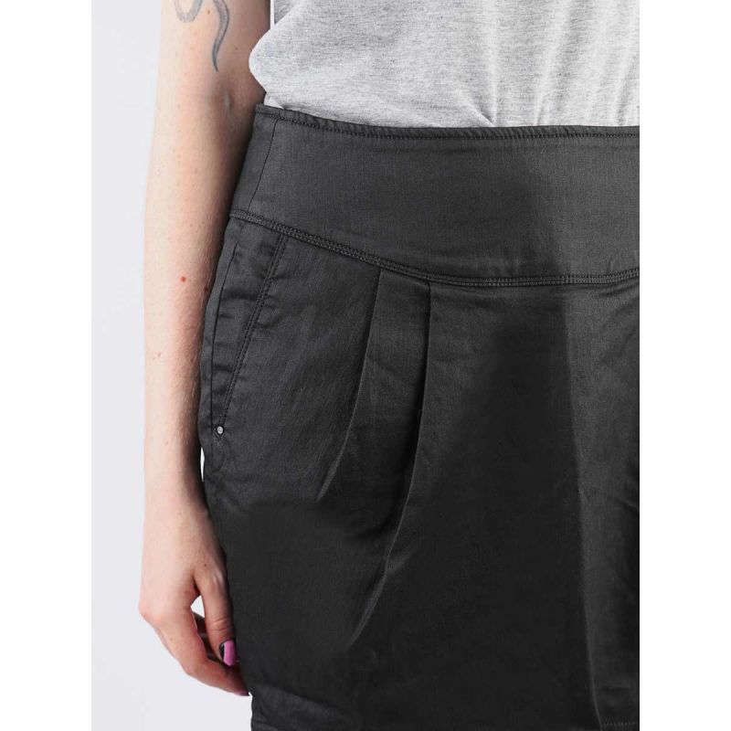 4. Guess Los Angeles W14D29DRM00-SICRN skirt