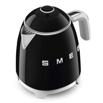 5. SMEG mini kettle 0.8L black Schwarz (KLF05BLEU)