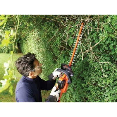 8. Black & Decker GTC18452PC Twin Blade 2.42 kg