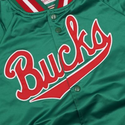 10. Mitchell & Ness NBA Milwaukee Bucks Lightweight Jacket M STJKMG18013-MBUDKGN