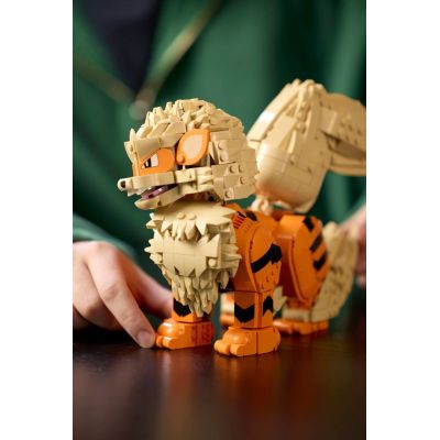 25. LEGO Pokémon 72160 - Arcanine