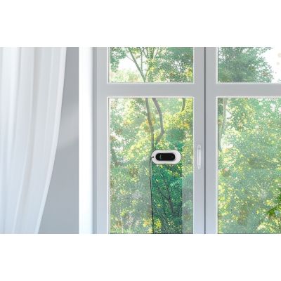 5. Technaxx Lifenaxx LX-055 Window Cleaning Robot