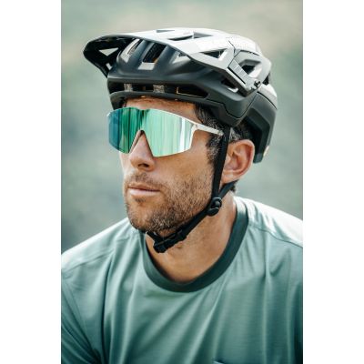 6. Julbo Forest Black bicycle helmet