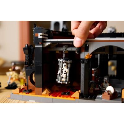 40. LEGO Icons 10333 - The Lord of the Rings: Barad-dur