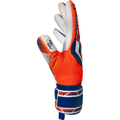 6. Reusch Attrakt Freegel Gold NC 55 70 135 2500 gloves