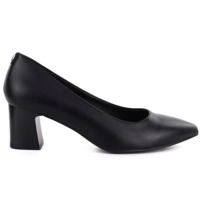6. Women's black Sergio Leone PB413 pointed toe pumps