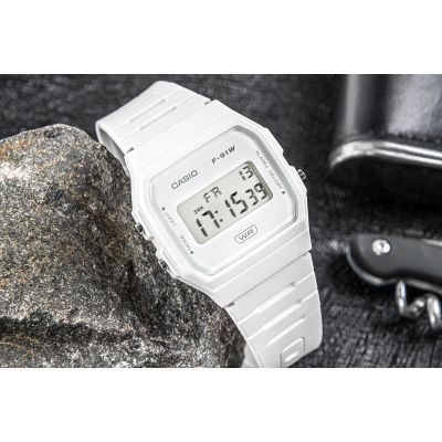 5. CASIO Unisex Watch F-91WB-7AEF + BOX