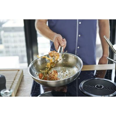 7. ZWILLING Pro Round Universal Frying Pan