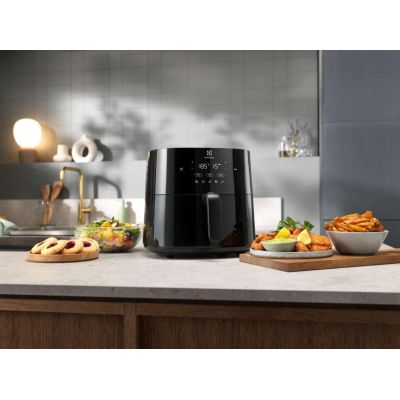 31. ELECTROLUX EAF5B Air Fryer