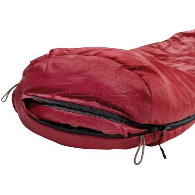 14. High Peak Redwood 3 sleeping bag 23085