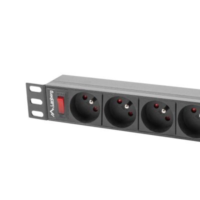 7. Lanberg PDU-09E-0300-BK RACK Power Strip (7 x UTE; 16 A (3680 W); 3m; black)