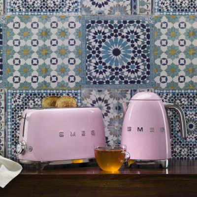 8. Smeg TSF03PKEU toaster 6 4 slots 2000 W Pink