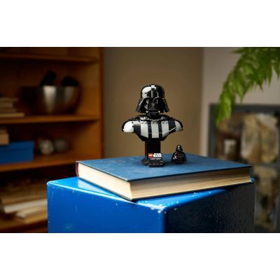 8. LEGO Star Wars 75439 - Darth Vader Bust