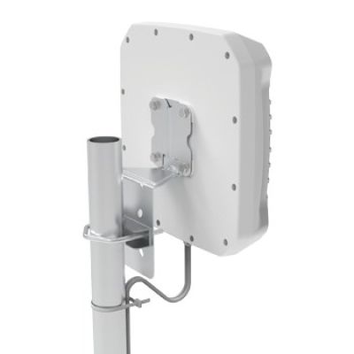 2. Poynting A-XPOL-0002-V3-01 SMA 11dBi Directional Antenna