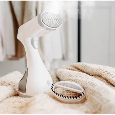 13. Adler AD 5042 Handheld Garment Steamer