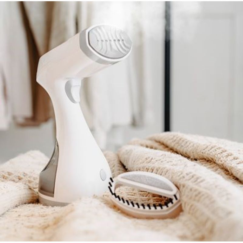 13. Adler AD 5042 Handheld Garment Steamer