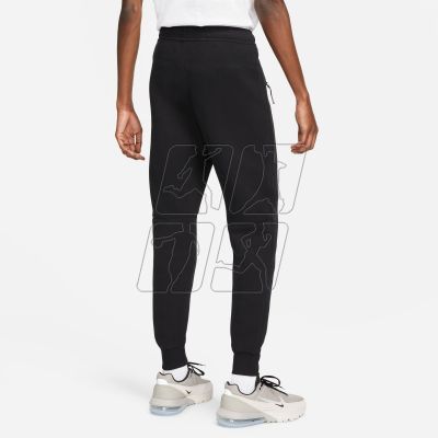 2. Nike Tech Fleece M FB8002-010 pants