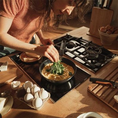 8. Fiskars 1072249 Connoisseur's Round Frying Pan