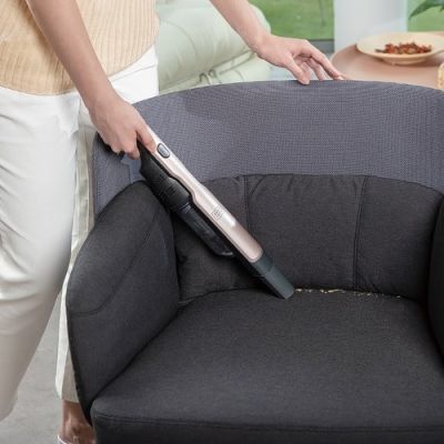 15. Black & Decker DVC320BRG Portable Vacuum Cleaner Rose Gold Bagless