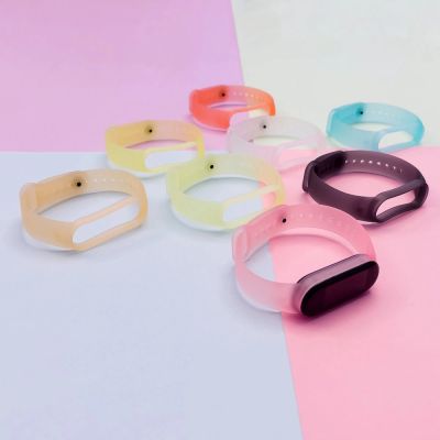 2. Silicone strap for Xiaomi Mi Band 5 / 6 wristband strap - gold