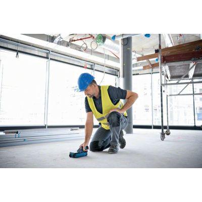 5. Bosch Wallscanner D-tect 200 C Professional digital multidecoder