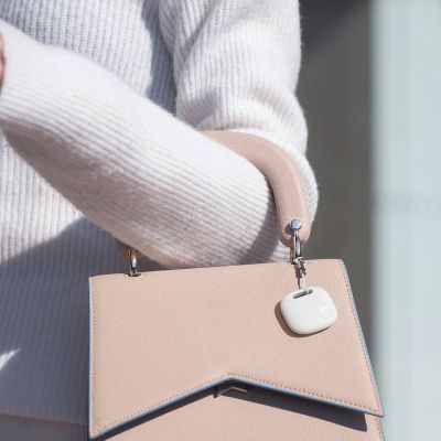 8. Baseus T2 Pro smart GPS tracker for children's handbag keys white (FMTP000002)