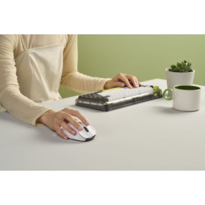 6. ASUS MD105 Wireless Mouse Volt Green 2400DPI Dual-mode wireless 2.4 GHz and Bluetooth