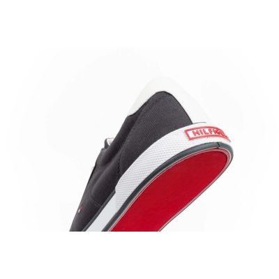 22. Tommy Hilfiger sneakers M FM0FM00596403