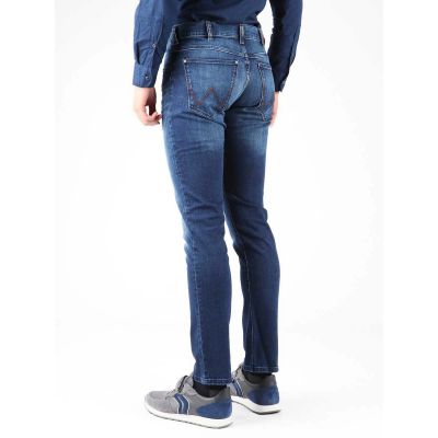 5. Wrangler Larston Blaze Jeans W18S8282T