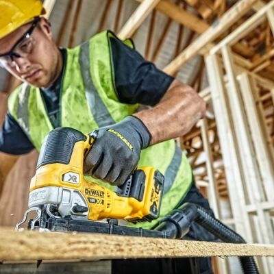 5. 18V cordless jigsaw DCS334N-XJ DEWALT