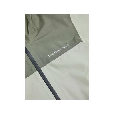 3. Peak Performance W Commuter Gore Jacket Green