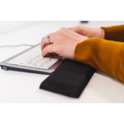 10. BakkerElkhuizen Trapezium Ergo ergonomic wrist rest, compact width 330mm