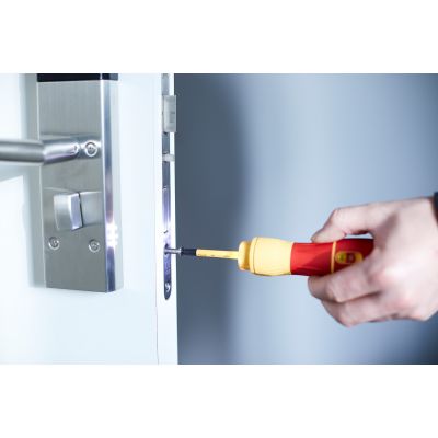 4. Electric Screwdriver Wiha 44318-SPEED-E