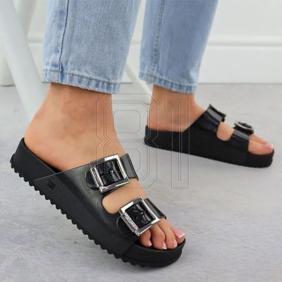 9. Zaxy RR285058 W INT2135C flip flops