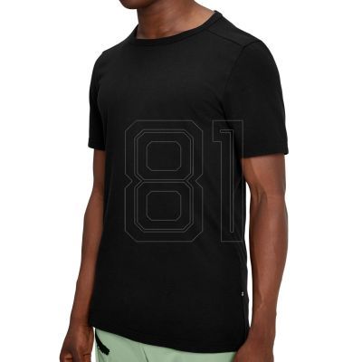 5. On Running On T-shirt – TM 1MD10200553
