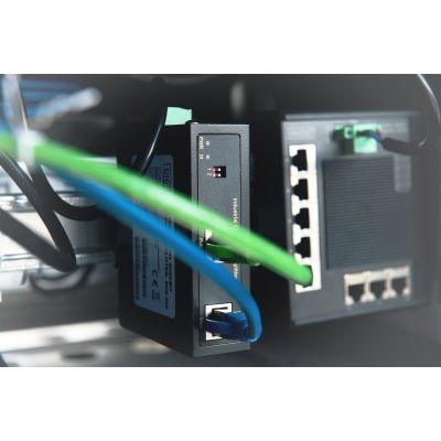 2. Industrial PoE+ Splitter. Gigabit, 802.3bt