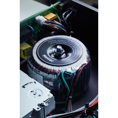 2. Magnat MC 400 network player