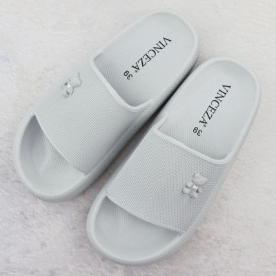 9. Vinceza W 75210 JAN403A flip-flops