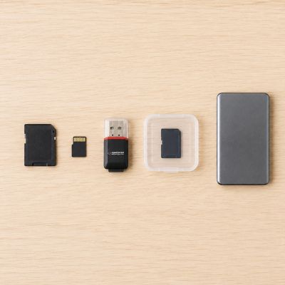 9. Esperanza EA134K Card Reader (External; MicroSD, MicroSDHC)