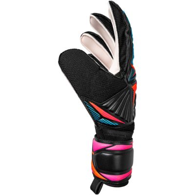 4. Reusch Attrakt Solid Gloves 56 70 515 7090