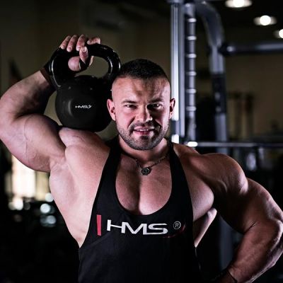 17. Black vinyl-coated cast iron kettlebell HMS KNV20 