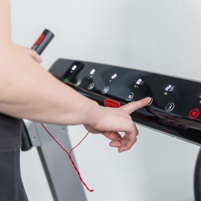 25. FLOW FITNESS ELECTRIC TREADMILL RUNNER DTM400i